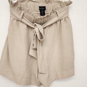 Nicole Miller High Waist Beige Tie Shorts